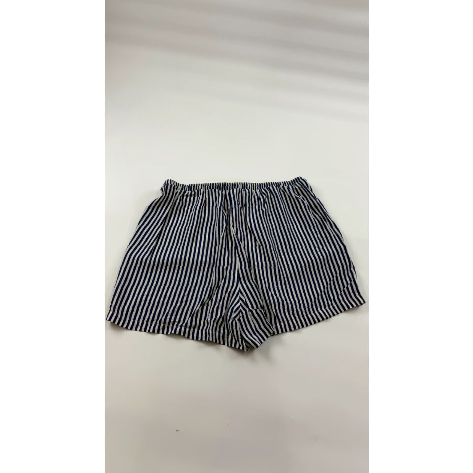 Torrid Torrid Womens Shorts 3 Blue White Striped Rayon Drawstring Waist 4 Inseam Chino, High Rise, Elastic Size 26" / US 2 / IT 38 - 5 Thumbnail
