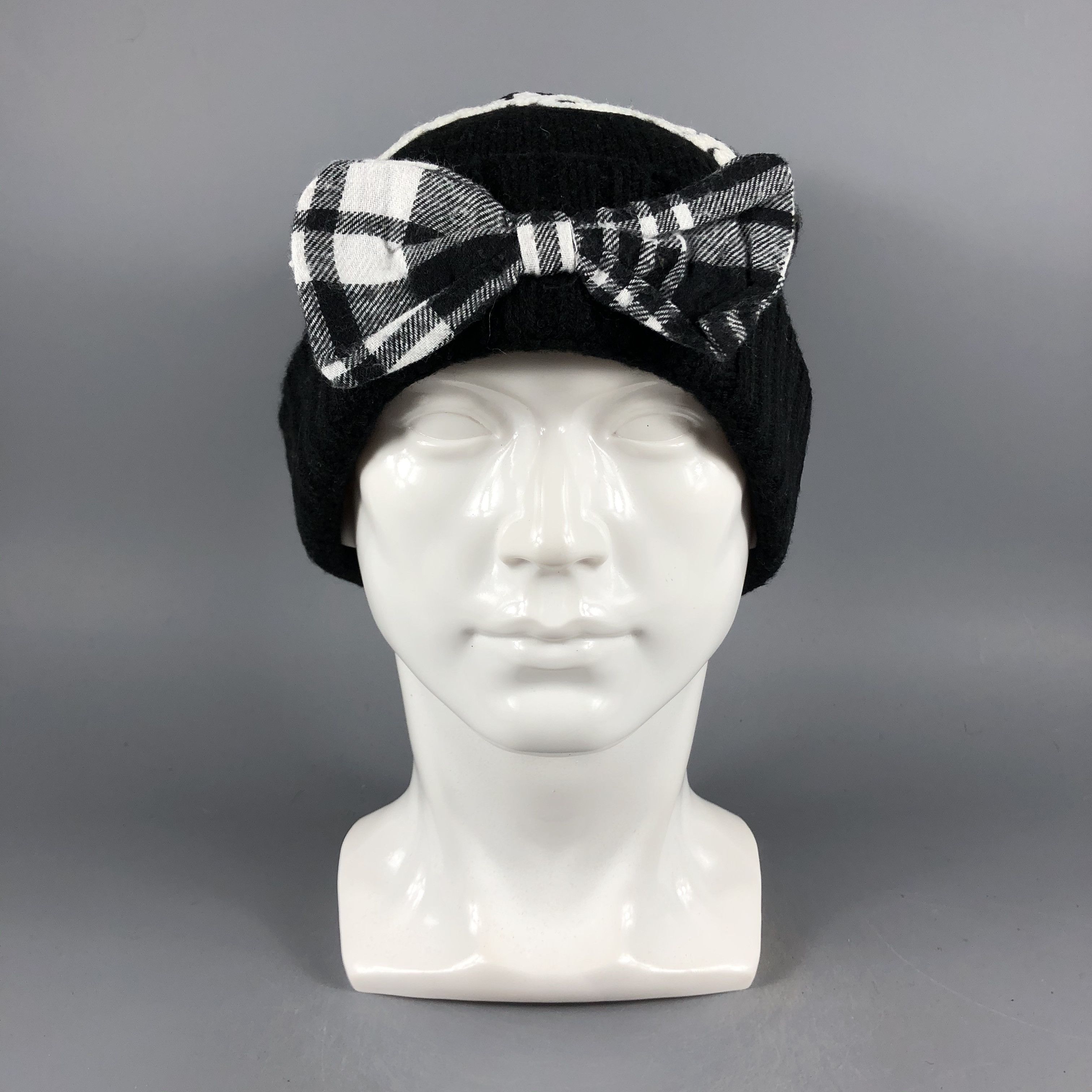 image of Vintage Womens Sister Jenni Beanie Snow Hat Snow Cap -D967