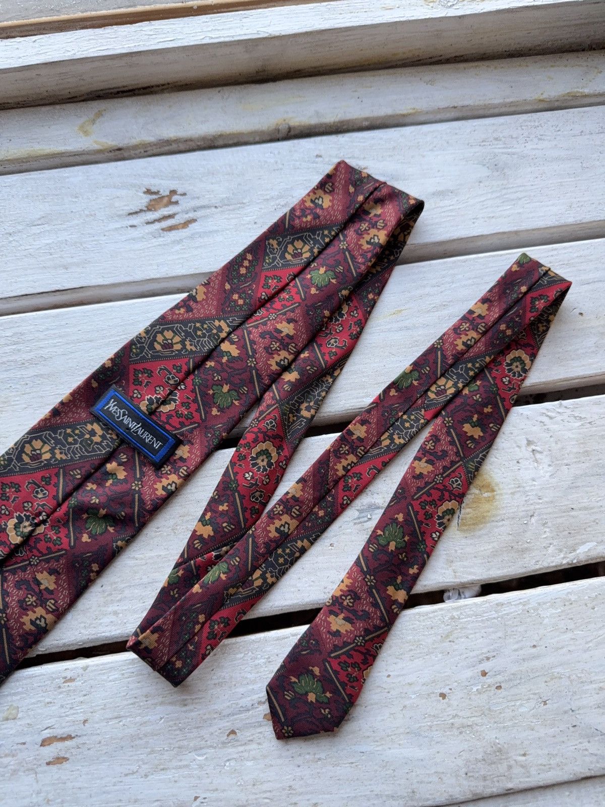 Designer × Yves Saint Laurent Vintage YSL Ornate Silk Tie – Red Floral Geometric Pattern Size ONE SIZE - 6 Thumbnail