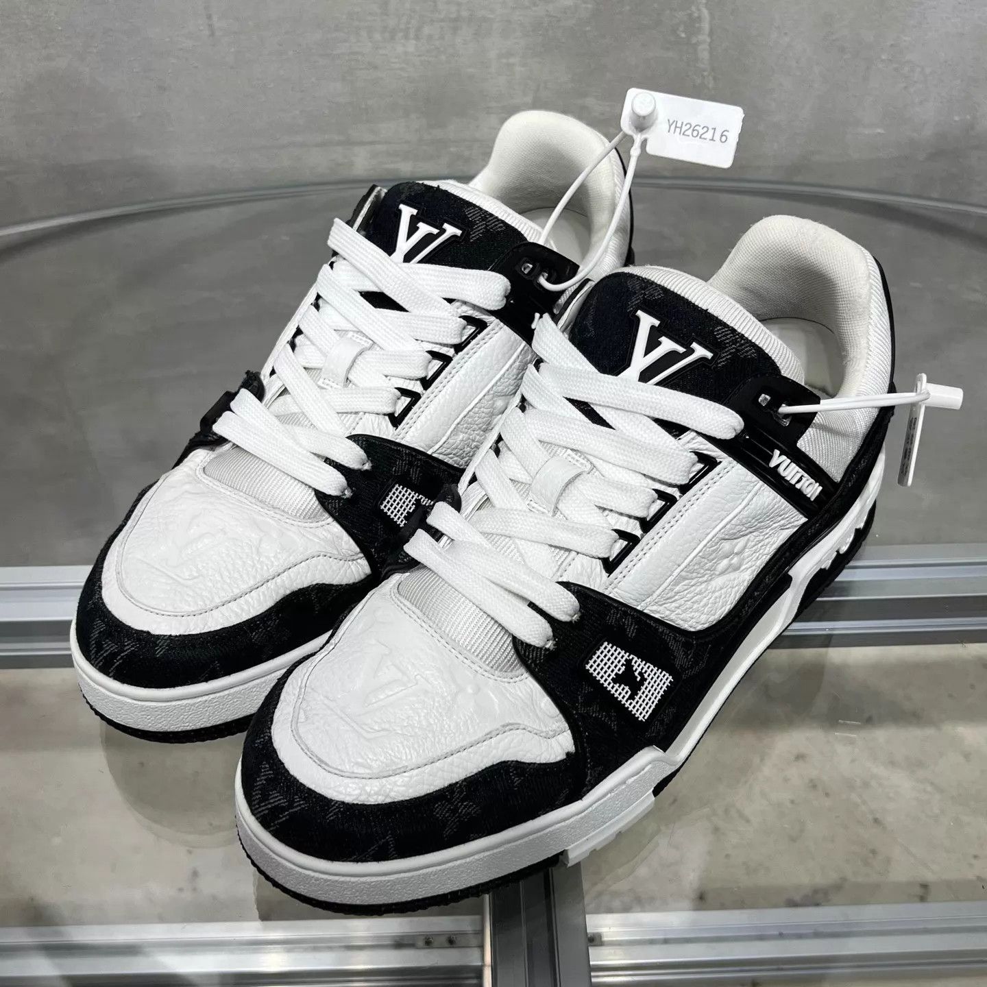 Louis Vuitton LV Trainer Black & White Denim UK7.5/41.5 Size US 8.5 / EU 41-42 - 2 Thumbnail