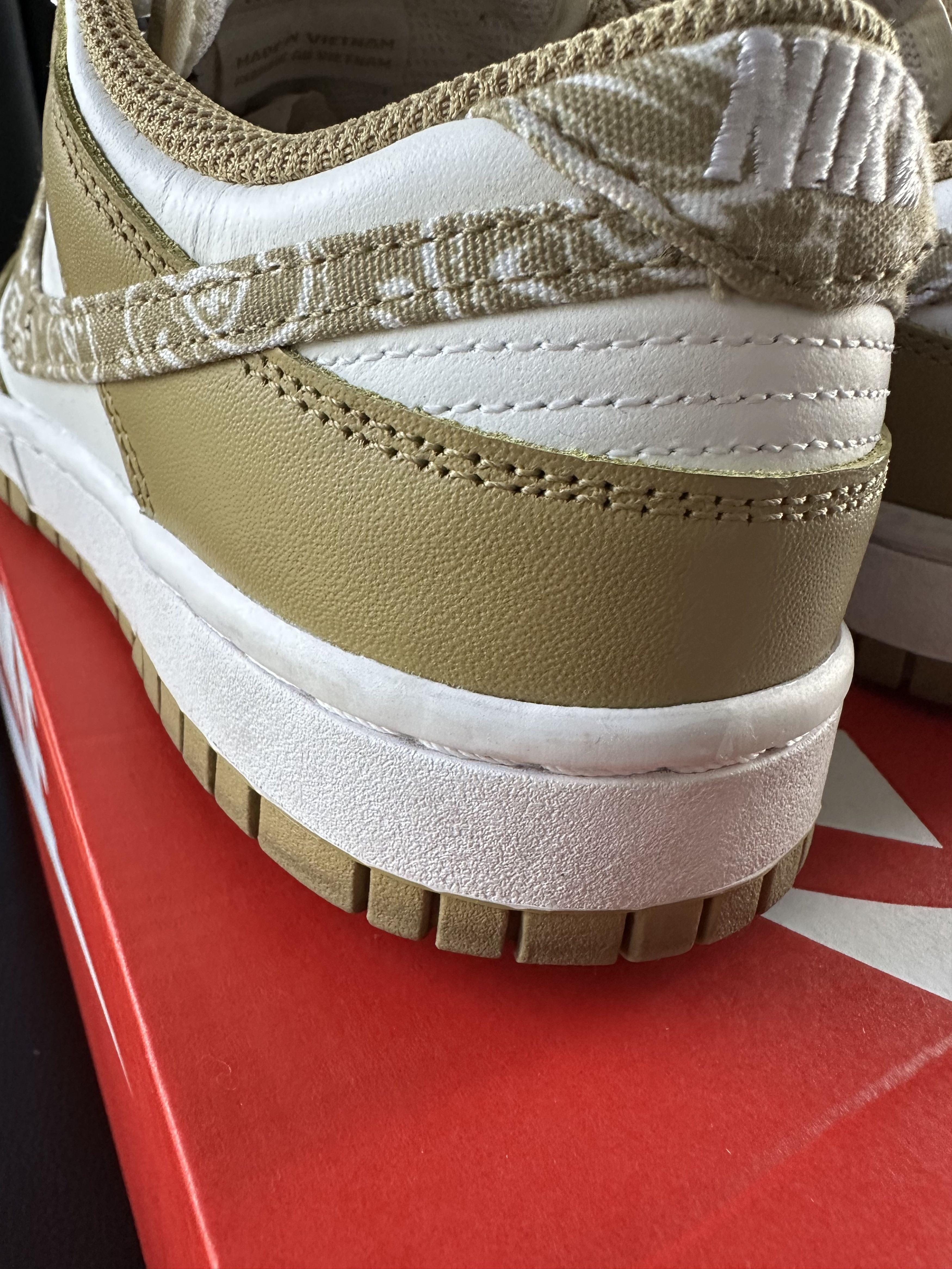 Nike PREOWNED WMNS NIKE DUNK LOW ESS "PAISLEY PACK BARLEY" Size US 7.5 / IT 37.5 - 11 Thumbnail