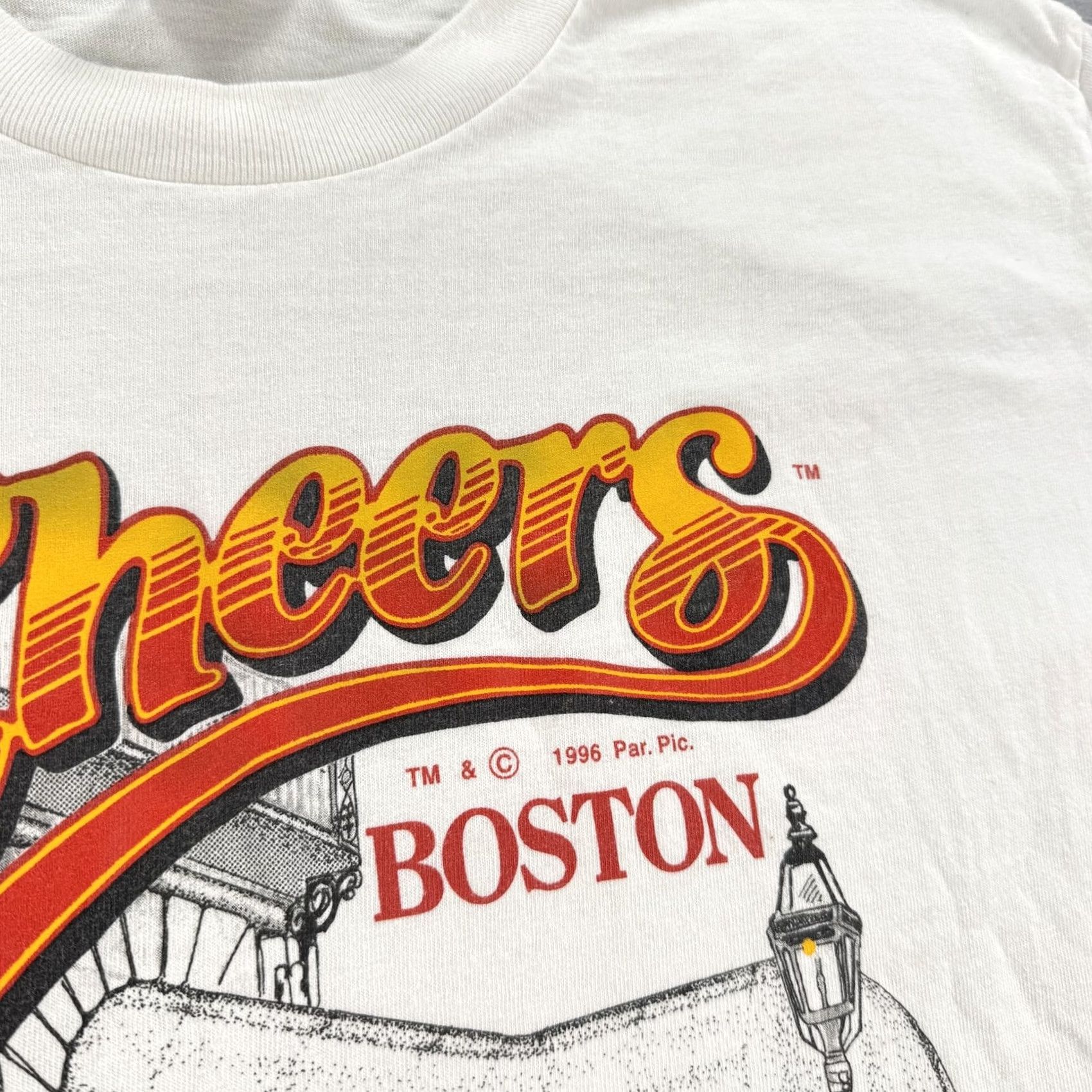 Vintage VINTAGE Cheers Shirt Mens Large White Graphic 90s TV Show Tennessee River Bar Boston Mens Size US L / EU 52-54 / 3 - 3 Thumbnail