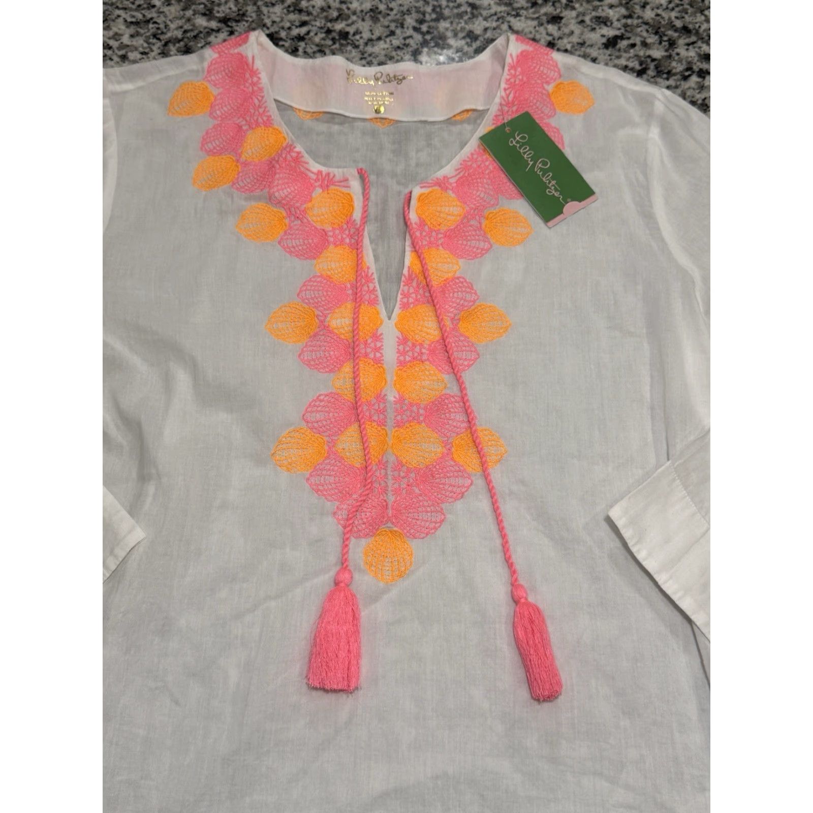 Lilly Pulitzer Lilly Pulitzer Amelia Island Tunic Blouse Women Size L White Embroidered Resort Wear 3/4 Sleeve V-Neck Size L / US 10 / IT 46 - 2 Thumbnail