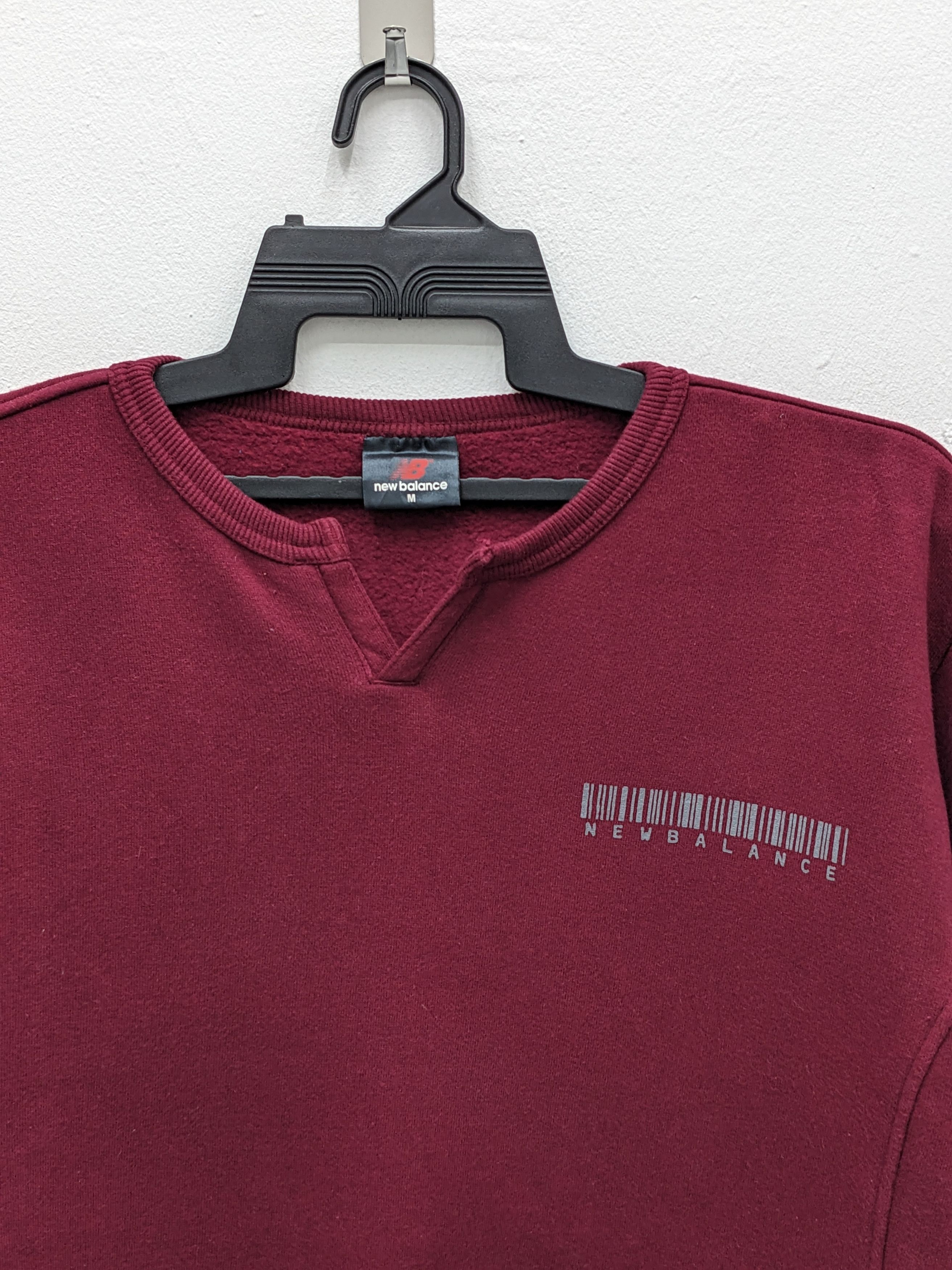 New Balance NEW BALANCE BARCODE DESIGN SWEATSHIRT Size US M / EU 48-50 / 2 - 3 Thumbnail