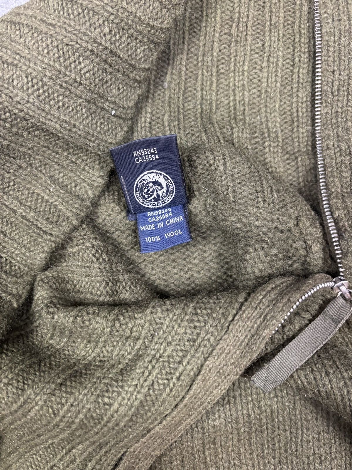 Diesel Vintage Diesel Archive Zip Turtleneck Sweater 100% Wool Size US M / EU 48-50 / 2 - 5 Thumbnail