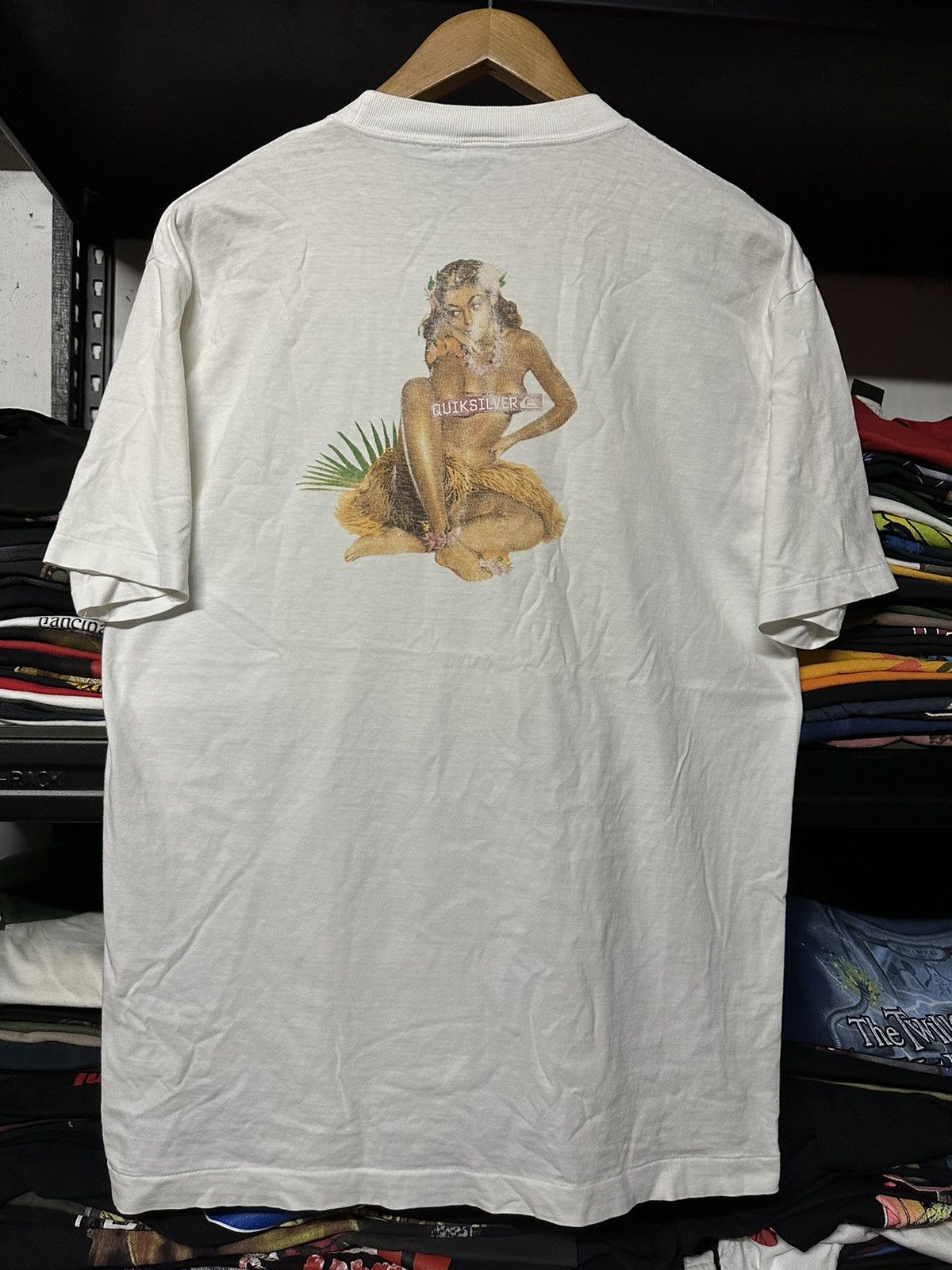 Quiksilver Vintage 90s Quiksilver Nekad Girl Aloha Faded Tee Size US L / EU 52-54 / 3 - 1 Thumbnail