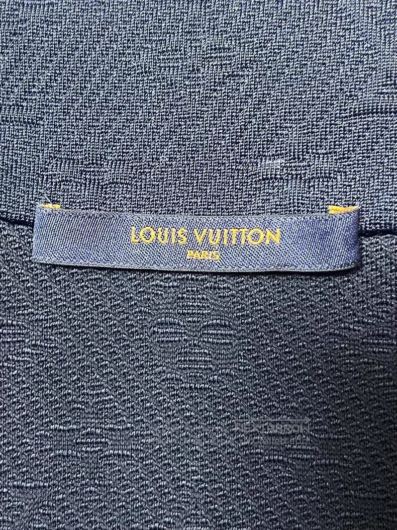Louis Vuitton Louis Vuitton Navy Blue Embossed Full Zip Jacket Size US XL / EU 56 / 4 - 4 Thumbnail