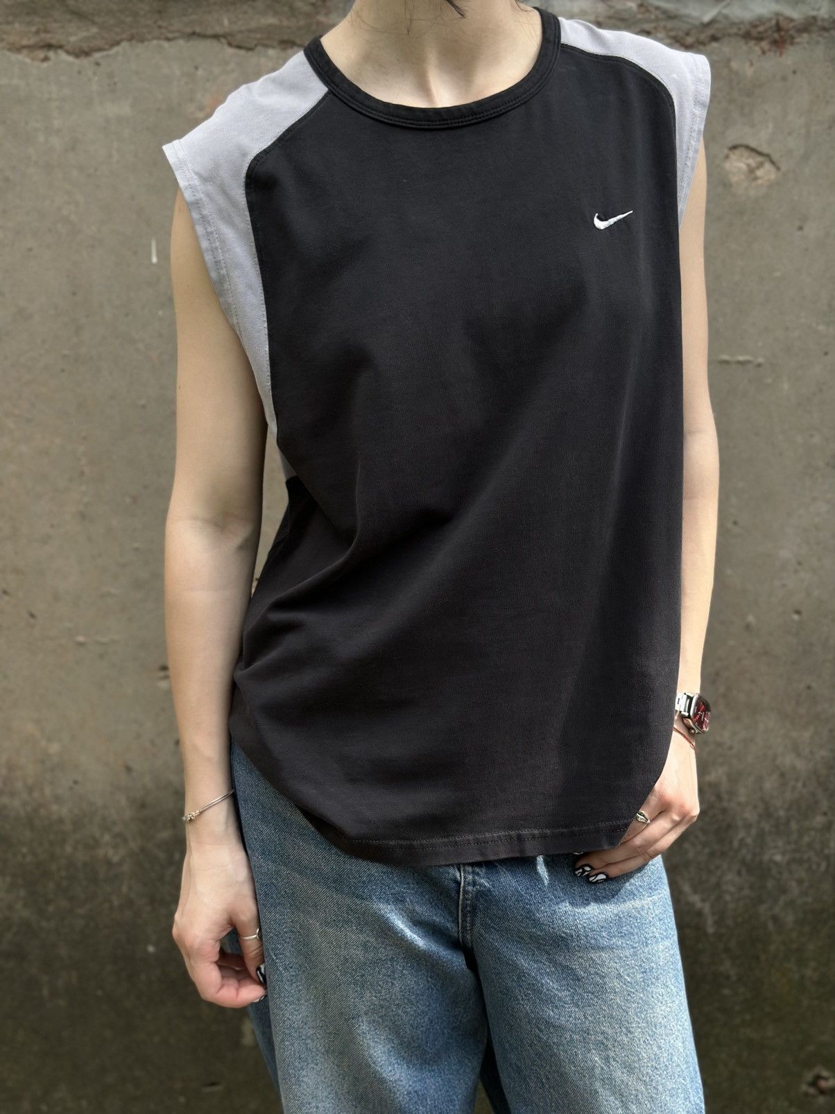 Nike VTG Nike Tank Top Sleeves Small Logo Black Size M Grunge Size US M / EU 48-50 / 2 - 3 Thumbnail