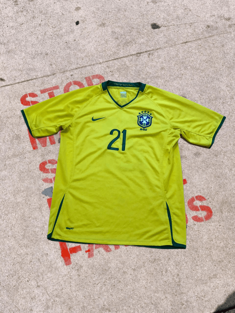 Nike BRAZIL NIKE 2008 FOOTBALL SOCCER HOME JERSEY #21 Size US M / EU 48-50 / 2 - 1 Thumbnail