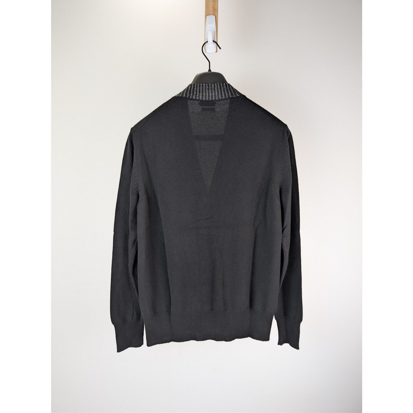 Tom Ford o1rshd1 Knitwear V-Neck Cardigan Sweater in Black Size US M / EU 48-50 / 2 - 9 Thumbnail