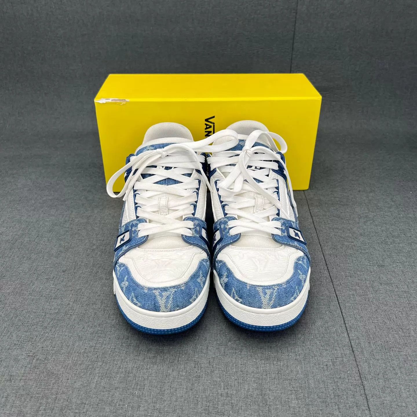 Louis Vuitton lv trainer white blue denim 9 original box Size US 10 / EU 43 - 3 Thumbnail