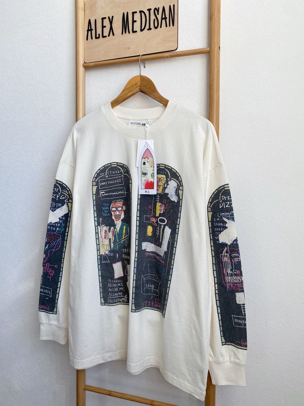 H&M × Jean-Michel Basquiat × Who Decides War WHO DECIDES WAR x BASQUIAT x H&M LONG SLEEVE RELAXED T-SHIRT Size US M / EU 48-50 / 2 - 1 Thumbnail