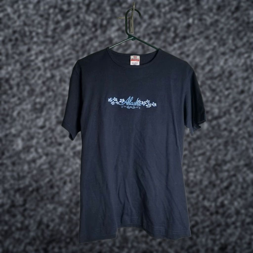 Vintage Retro Travel Alaska Embroidered Graphic T Shirt Blue Womens Medium Size M / US 6-8 / IT 42-44 - 1 Thumbnail