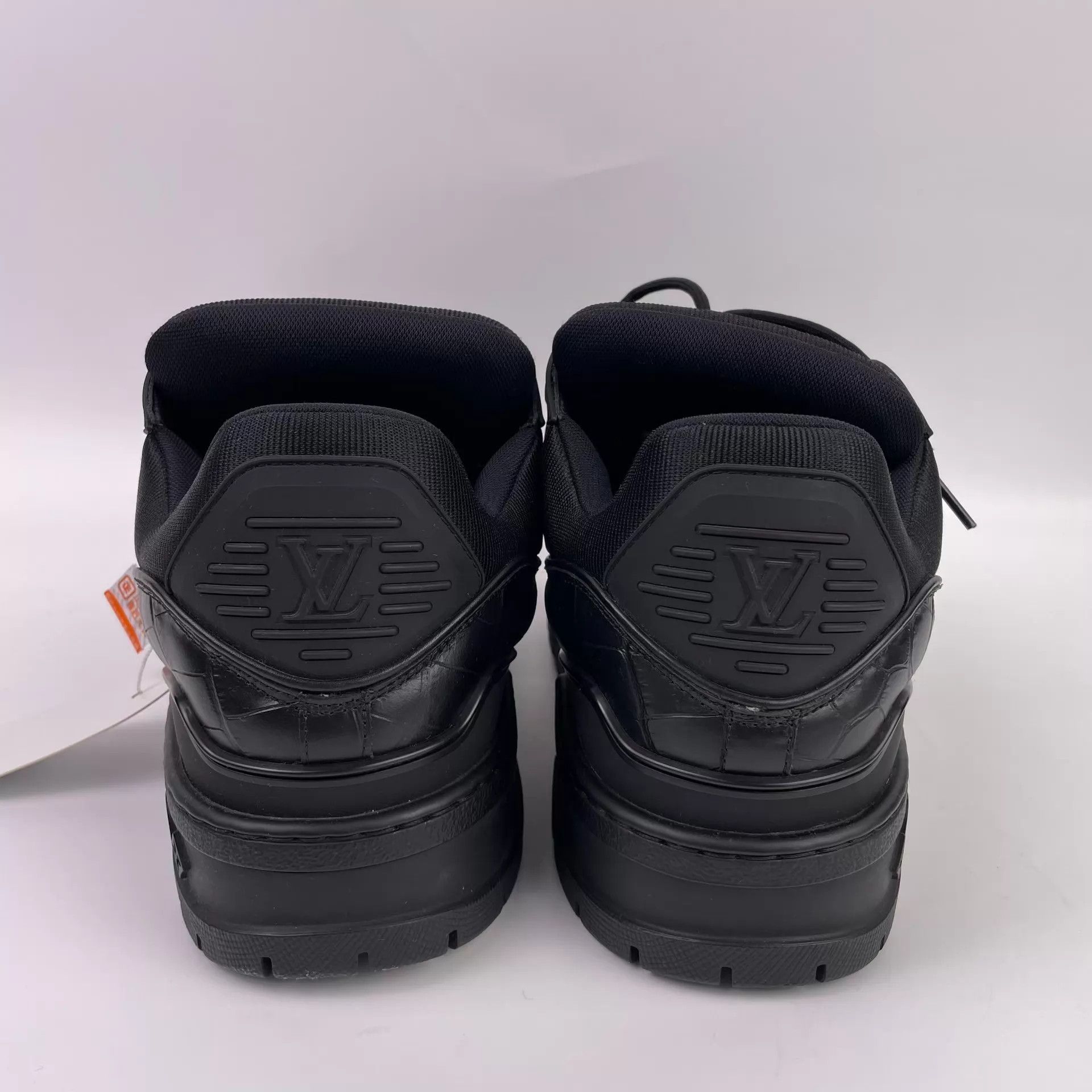 Louis Vuitton LV Croc Embossed Calfskin Black uk9 New Pump Size US 10 / EU 43 - 6 Thumbnail