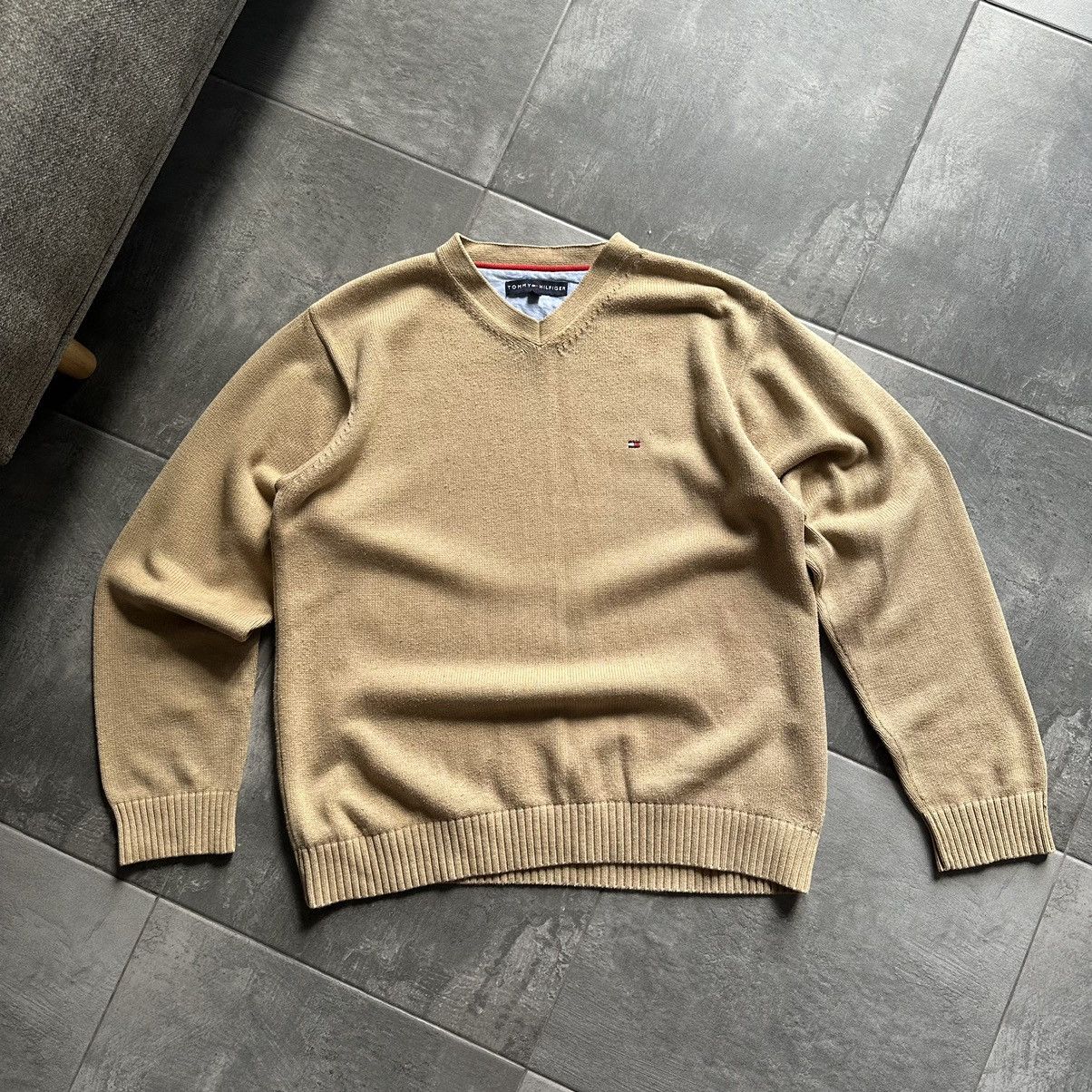 Tommy Hilfiger × Vintage Vintage Tommy Hilfiger Sweater V-Neck Old Money Y2K 00s USA Size US XL / EU 56 / 4 - 1 Thumbnail
