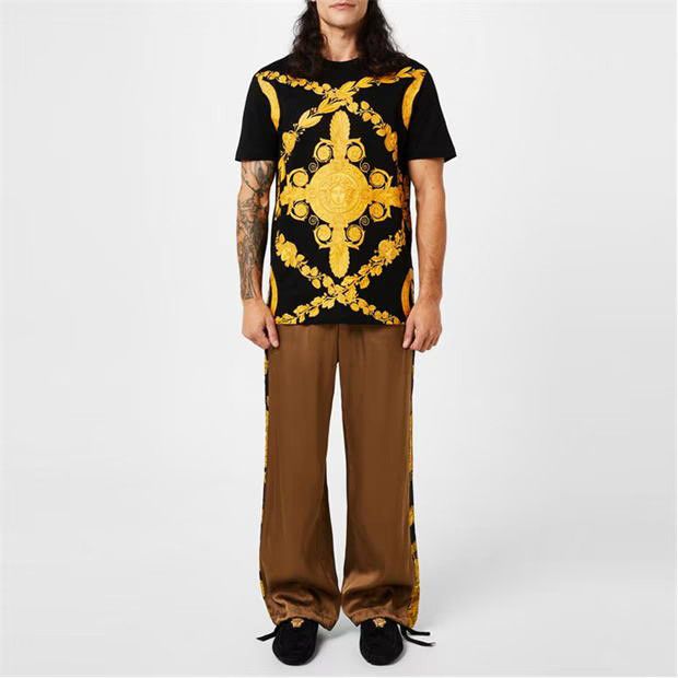 Versace o1g2r1mq0824 T-Shirts in Black & Gold Size US S / EU 44-46 / 1 - 6 Thumbnail