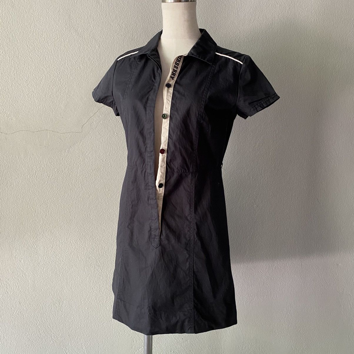 Burberry BURBERRY Black Short-Sleeve Shirt Dress Size S / US 4 / IT 40 - 13 Thumbnail