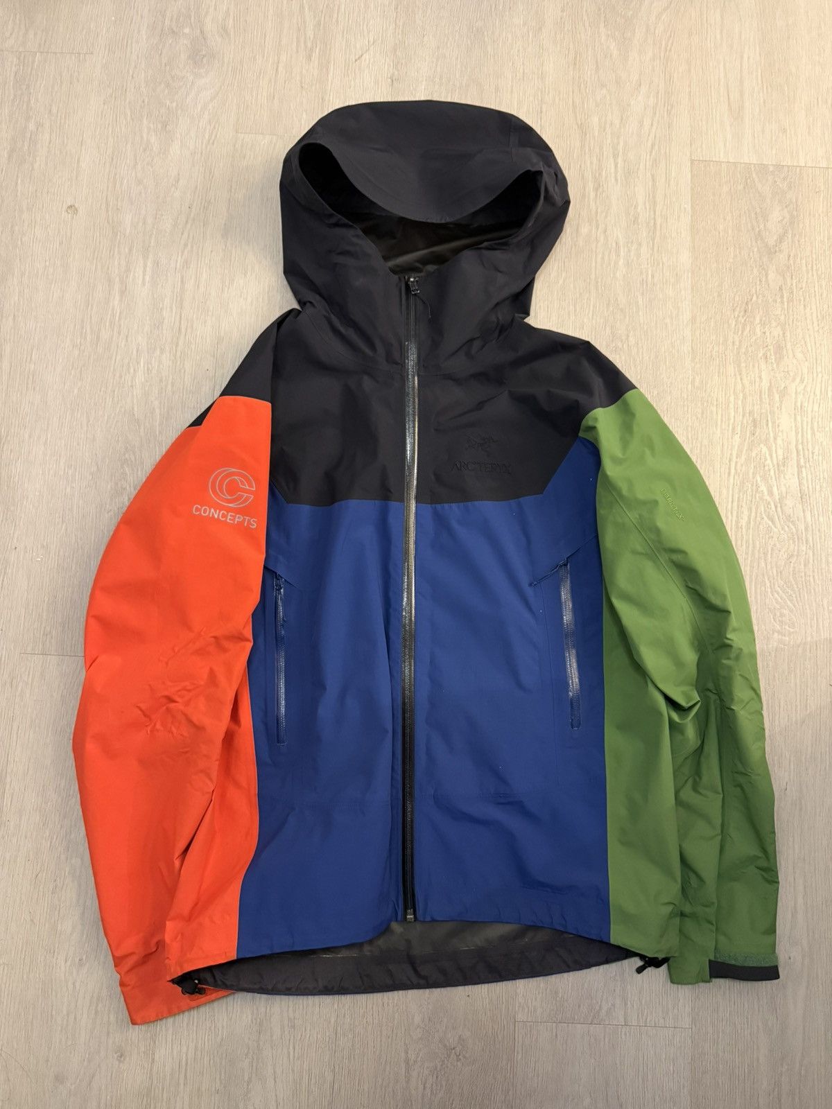 Arc'teryx × CNCPTS Concepts x Arc’teryx Beta SL Rainbow Colorblock Jacket Shell Size US M / EU 48-50 / 2 - 1 Thumbnail