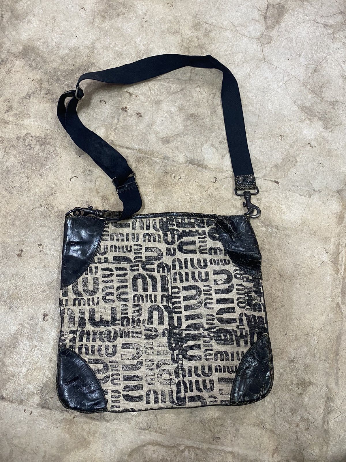 Miu Miu MIU MIU TWIGGY WHITE AND BLACK LOGO PRINT CROSSBODY BAG Size ONE SIZE - 1 Thumbnail