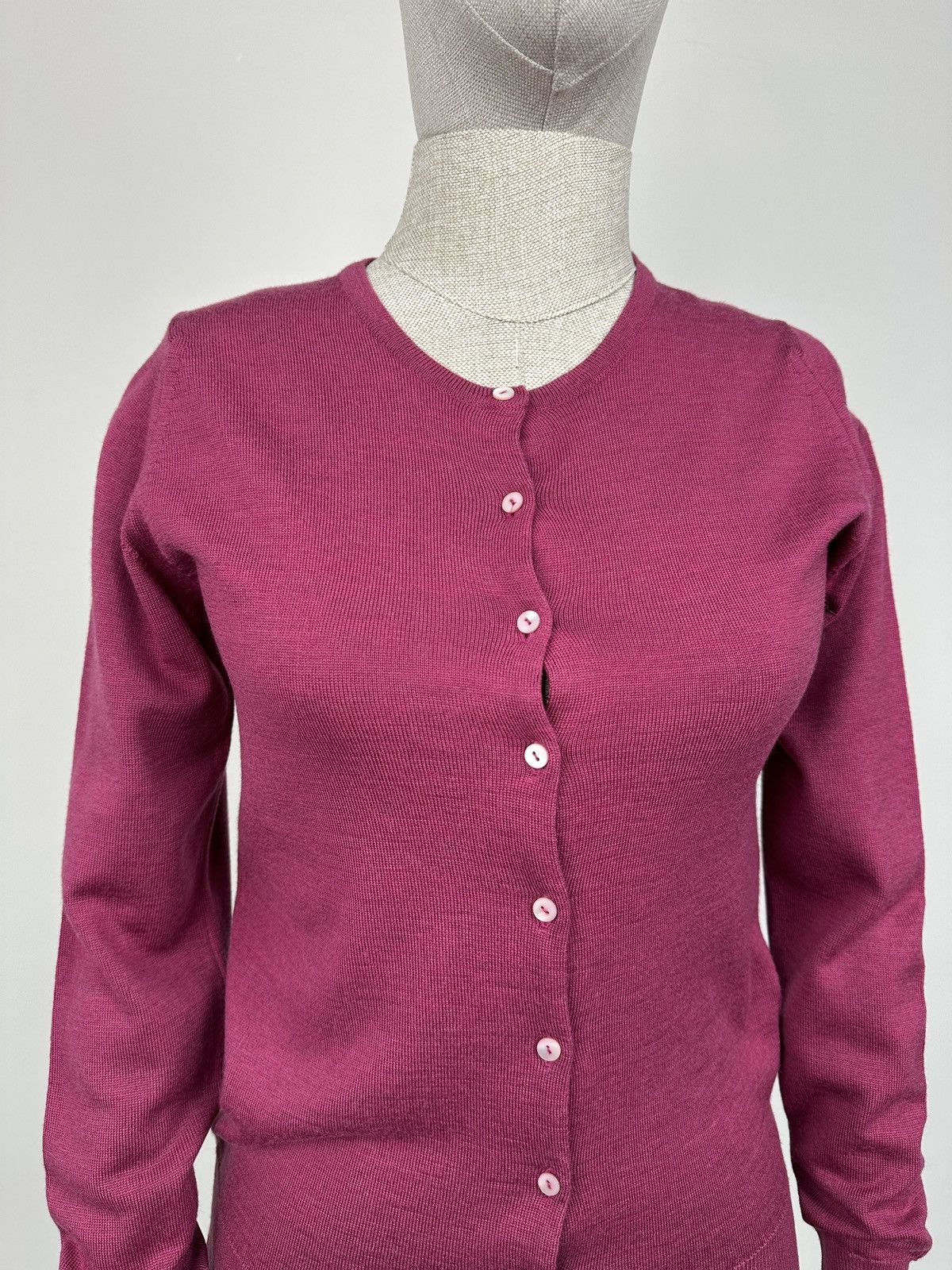 John Smedley JOHN SMEDLEY 100% Merino Wool Fuchsia Cardigan Sweater Size S / US 4 / IT 40 - 6 Thumbnail