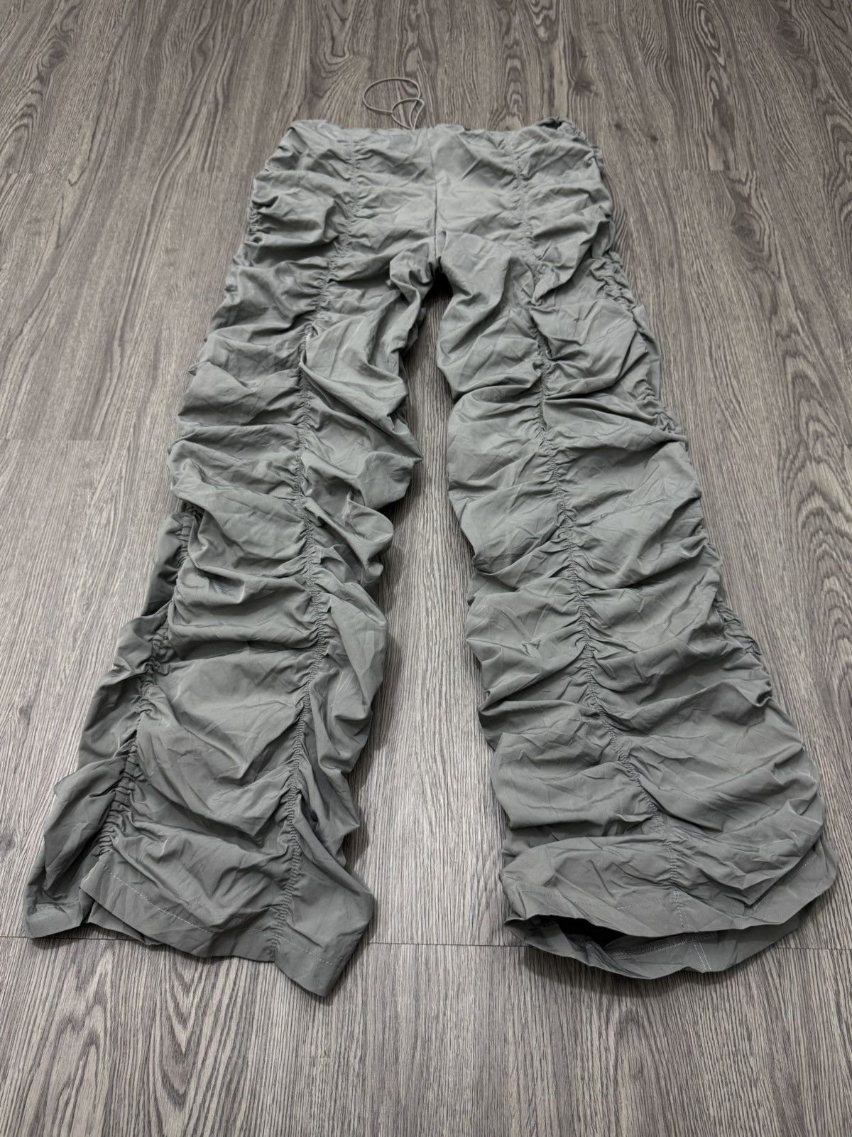 20471120 💥SALE💥SHEIN ICON Drawstring Waist Ruched Wide Leg Parachute Size US 31 - 11 Thumbnail