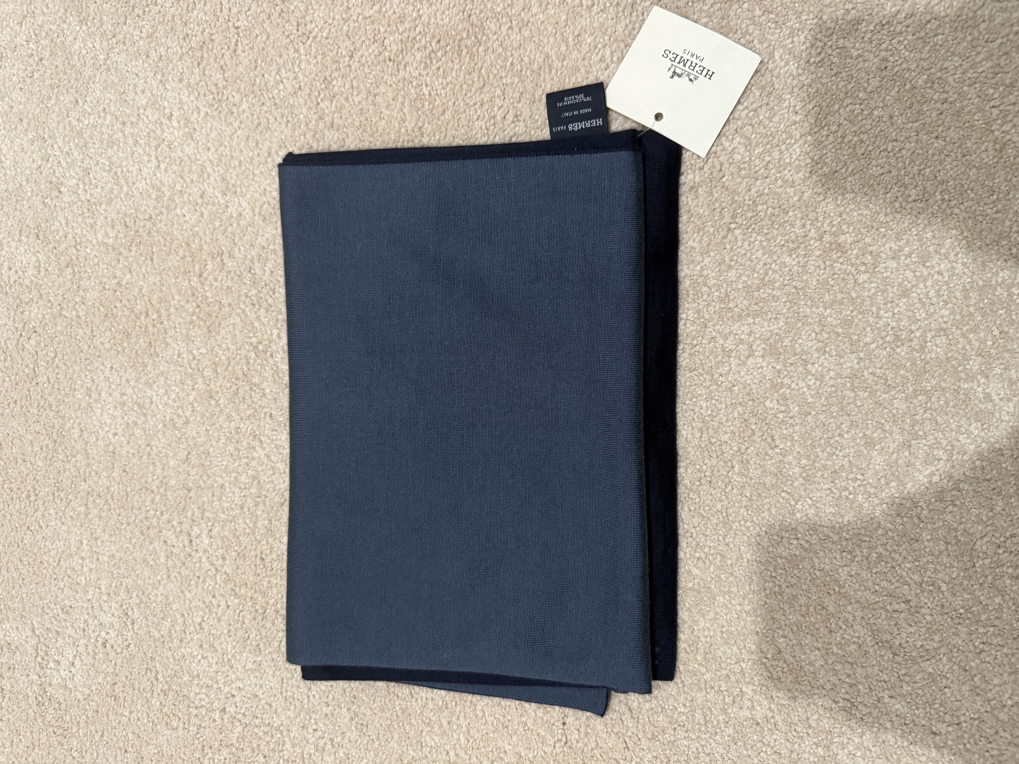 Hermes NWT Hermès Mens Reversible Cashmere/Silk Scarf Size ONE SIZE - 2 Thumbnail