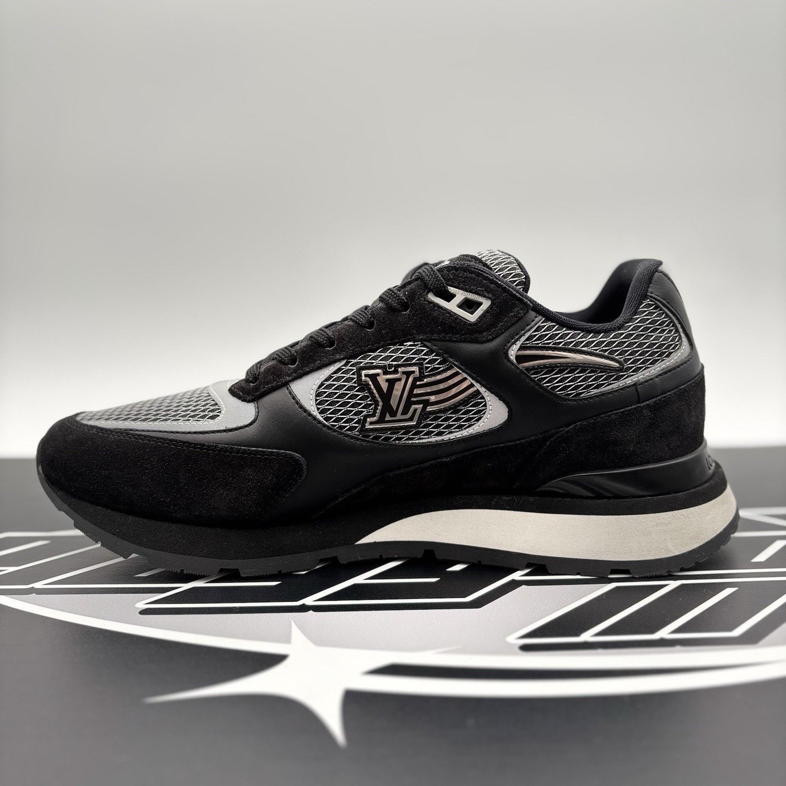 Louis Vuitton (9-9.5 US) Louis Vuitton Run Away Low ' Black ' | EXCELLENT! Size US 9.5 / EU 42-43 - 4 Thumbnail