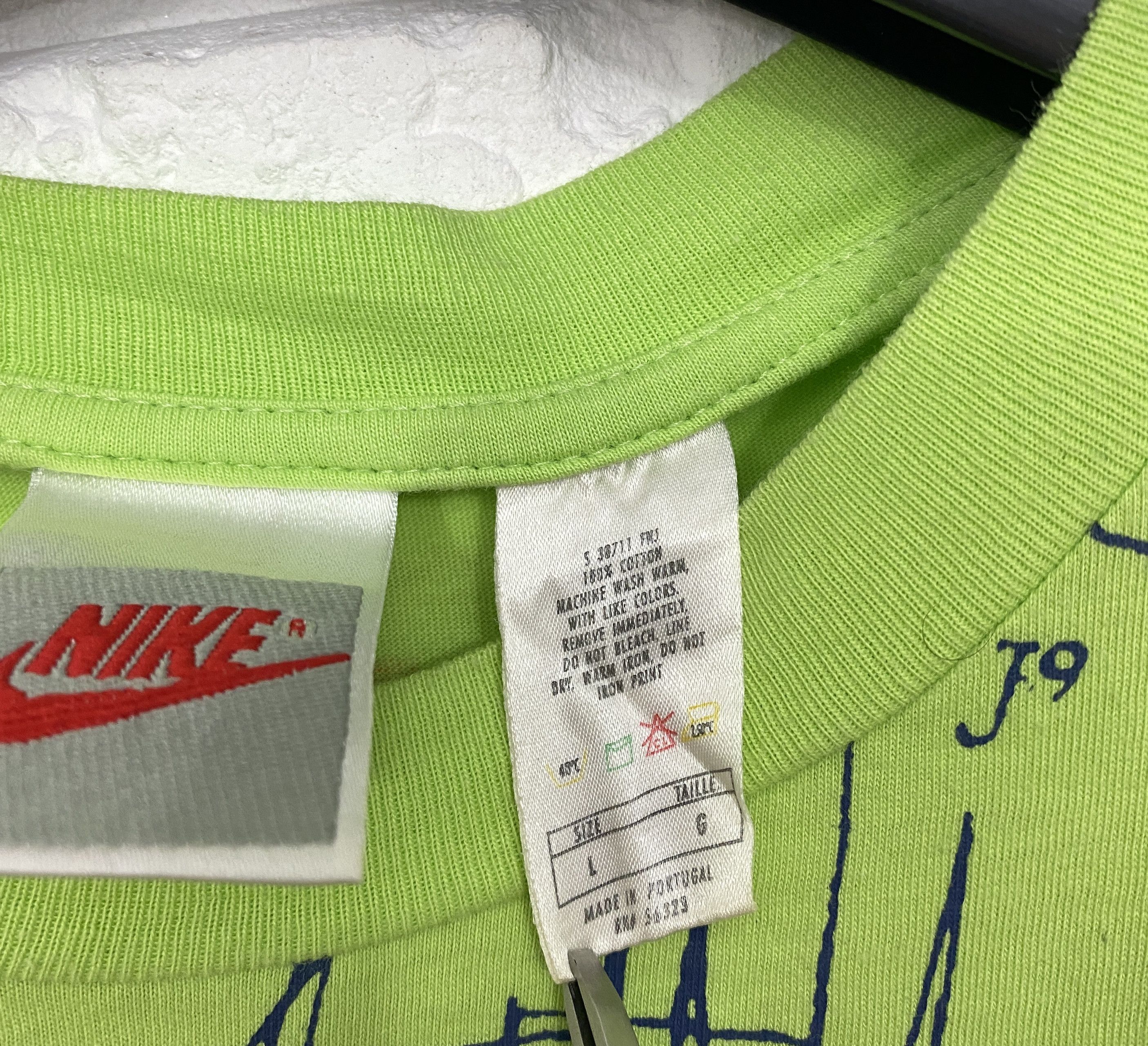 Nike Men's Nike T-Shirt Short Sleeve Big Logo Footprint Size L Size US L / EU 52-54 / 3 - 5 Thumbnail
