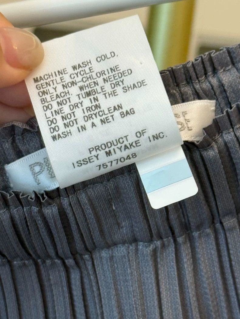 Issey Miyake Issey Miyake size:1 Dark grey pleated trousers Size 31" - 4 Thumbnail
