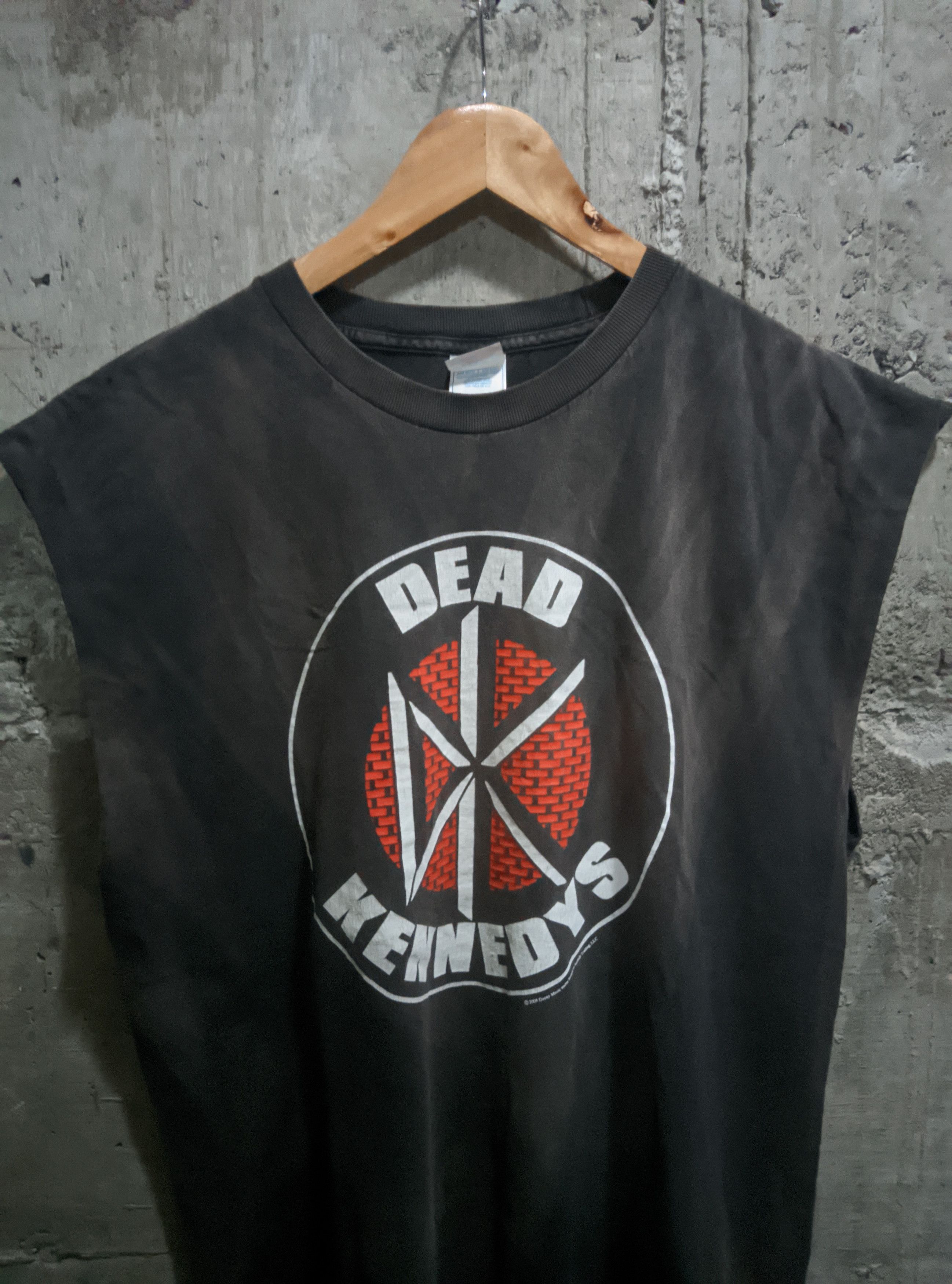 Band Tees Vintage thrashed dead kennedys sun fade punk distressed erd Size US XL / EU 56 / 4 - 9 Thumbnail