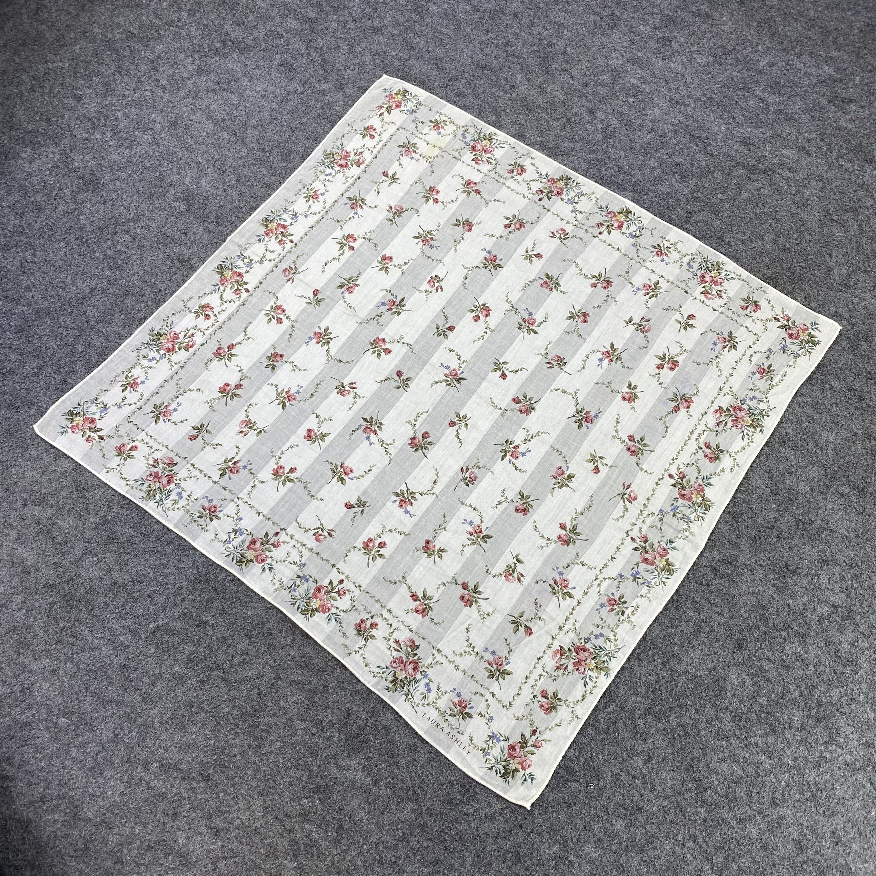 Laura Ashley Laura Ashley Handkerchief Neckerchief Bandana-B1582 Size ONE SIZE - 4 Thumbnail
