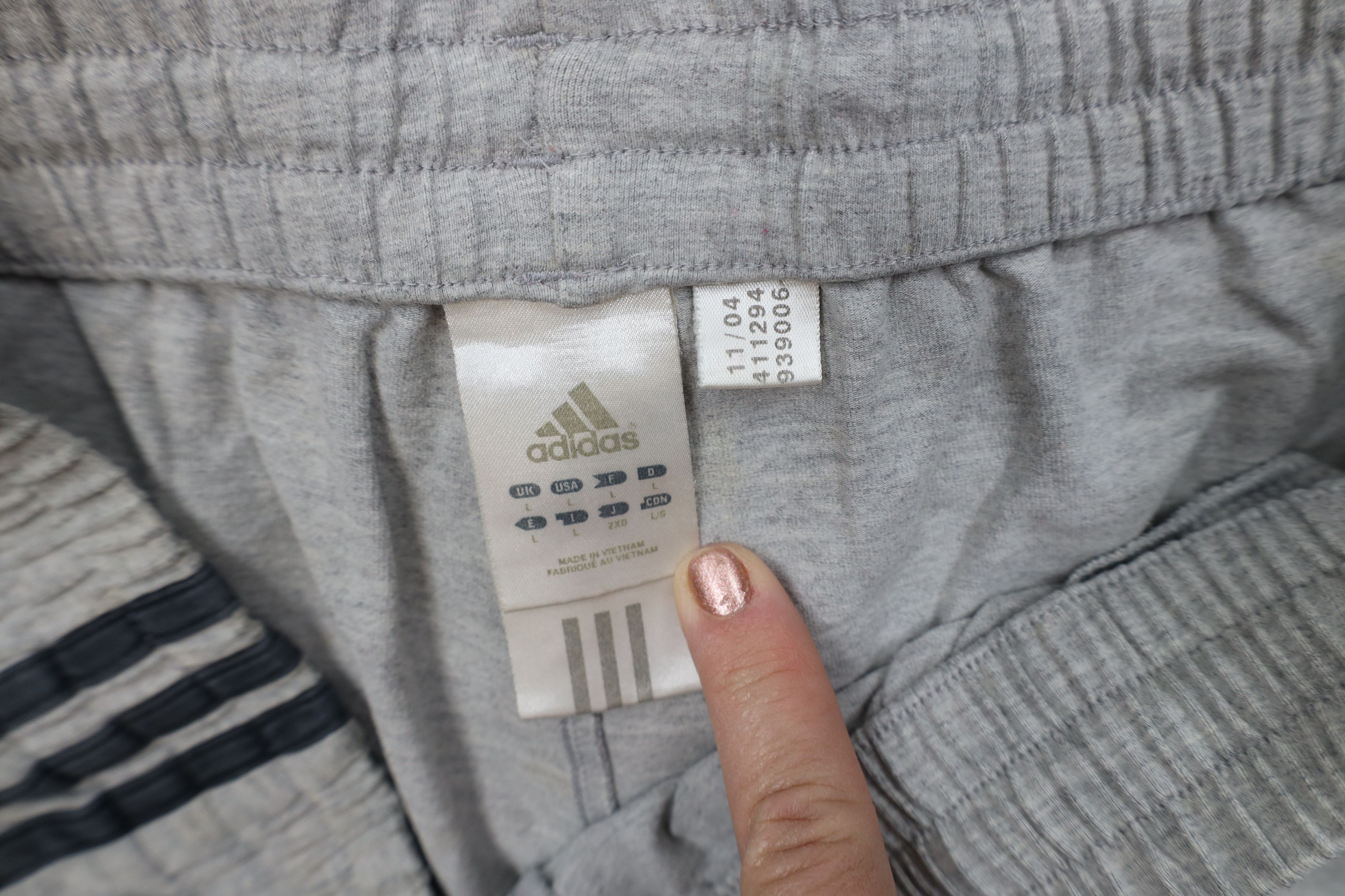 Adidas Vintage Y2K 2004 Adidas Spell Striped Above Knee Shorts Gray Size US 34 / EU 50 - 10 Thumbnail