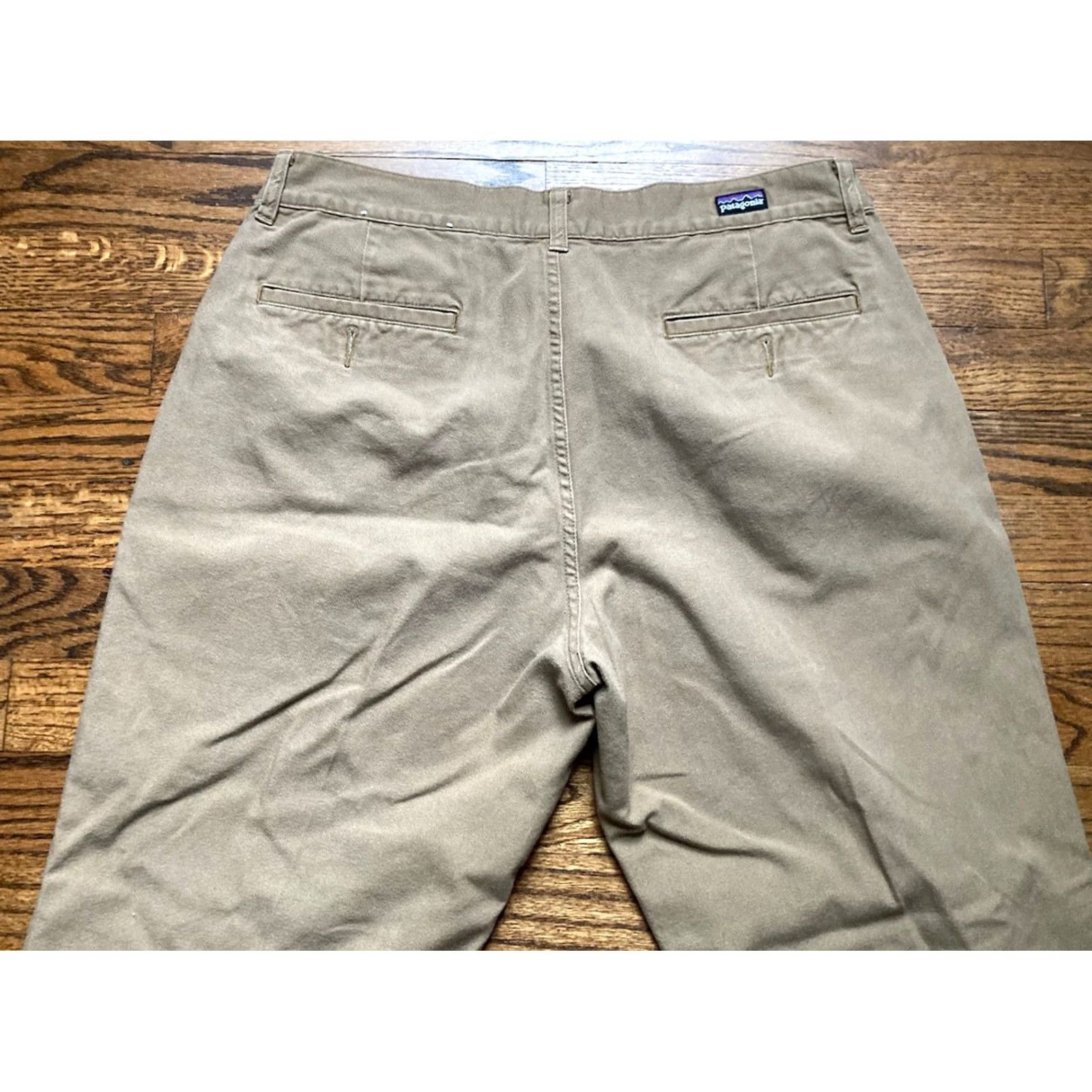 Patagonia Patagonia Pants Mens 34 Khaki Canvas Cotton 34x29 Regular Straight Logo 34x29 Mens Brown Khakis Casual Size US 34 / EU 50 - 7 Thumbnail