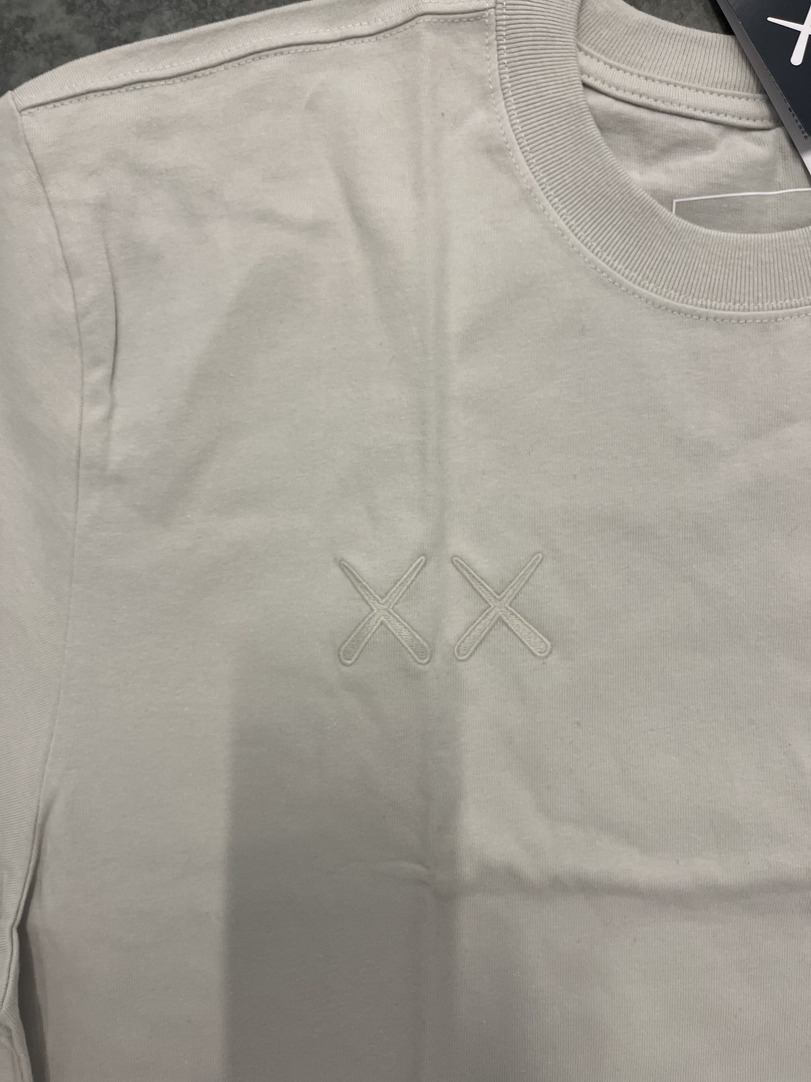Kaws × The North Face KAWS x The North Facce t-shirt Moonlight Ivory XL Size US XL / EU 56 / 4 - 3 Thumbnail