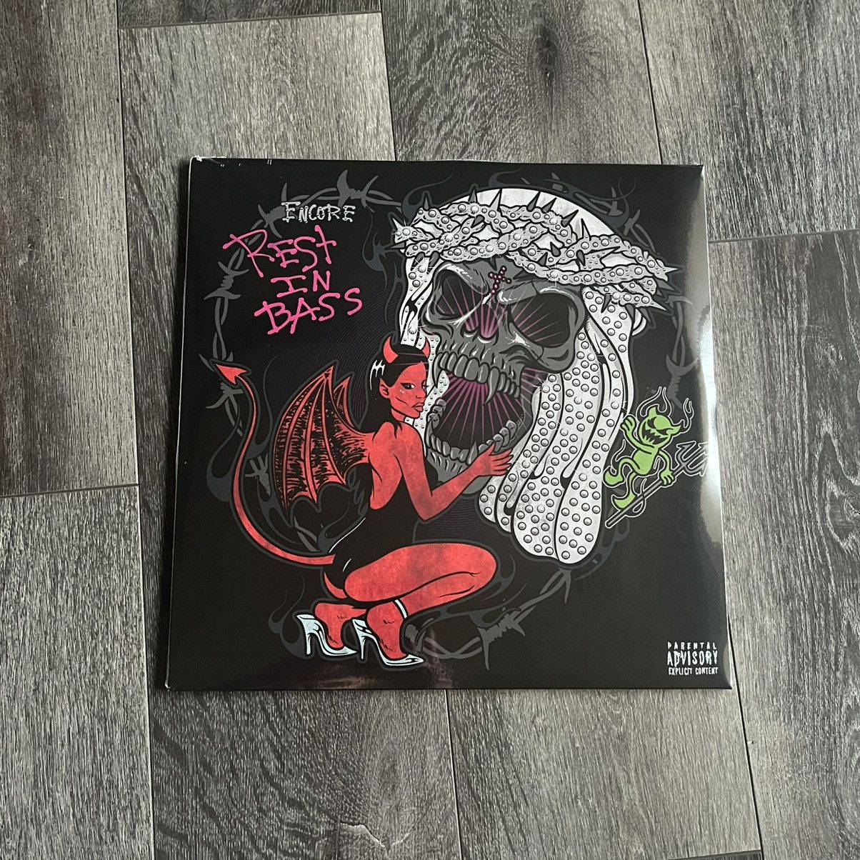 Rap Tees Che - Rest in Bass Encore 2xLP Red Vinyl Record New Size ONE SIZE - 1 Thumbnail
