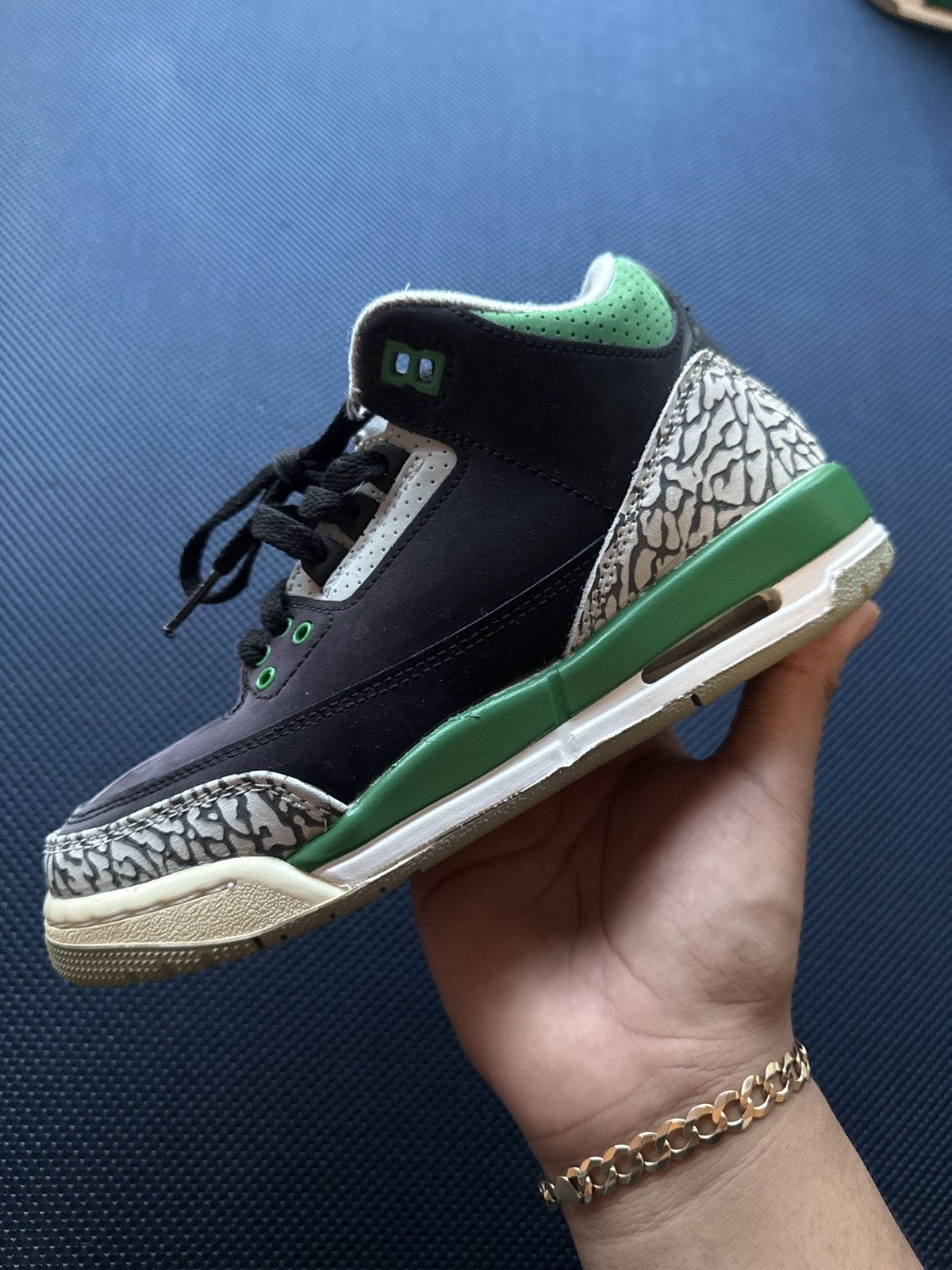 Jordan Brand Air Jordan 3 Retro GS 'Pine Green' Size US 5 / EU 37 - 1 Thumbnail