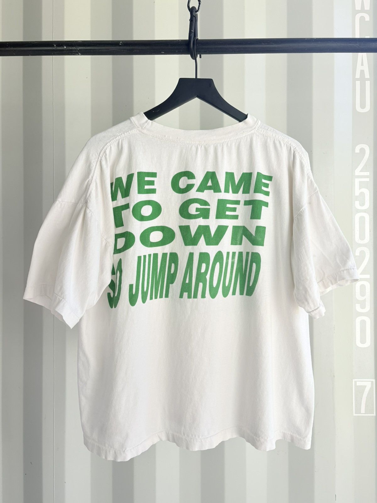 Band Tees Vintage House of Pain Jump Around Shirt Thrashed Faded Boxy Size US XL / EU 56 / 4 - 1 Thumbnail
