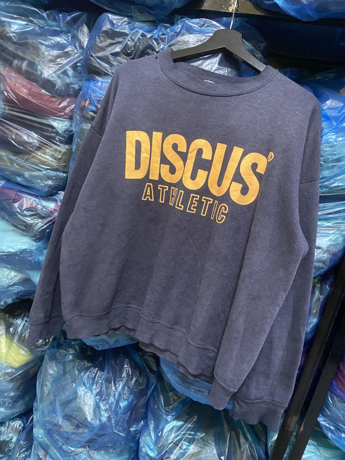 Vintage Vintage DISCUS ATHLETIC Navy Blue Heavyweight Sweatshirt Size US L / EU 52-54 / 3 - 2 Thumbnail