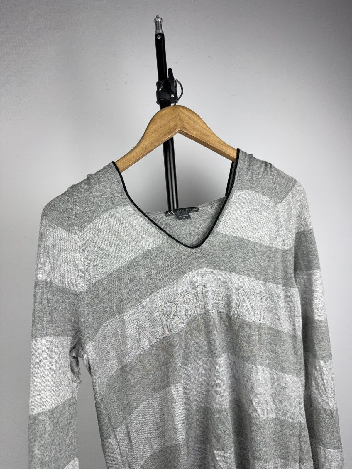 Armani Exchange Luxury Armani Exchange AX V Neck Knit Grey Logo Sweater M Size M / US 6-8 / IT 42-44 - 2 Thumbnail