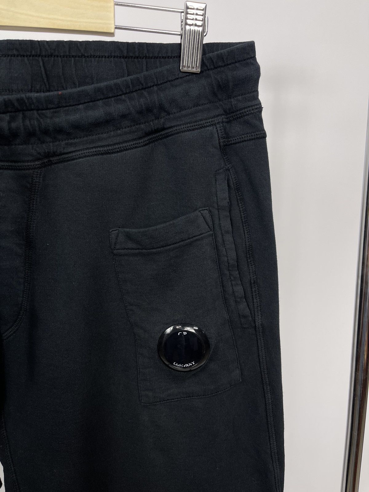 C.P. Company C.P. COMPANY Lens Cotton Track Pants Black Italy Size M Size US 34 / EU 50 - 2 Thumbnail