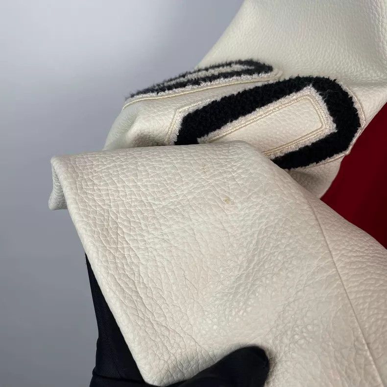 Louis Vuitton Louis Vuitton Red and white contrast stitching embroidered Size US M / EU 48-50 / 2 - 6 Thumbnail