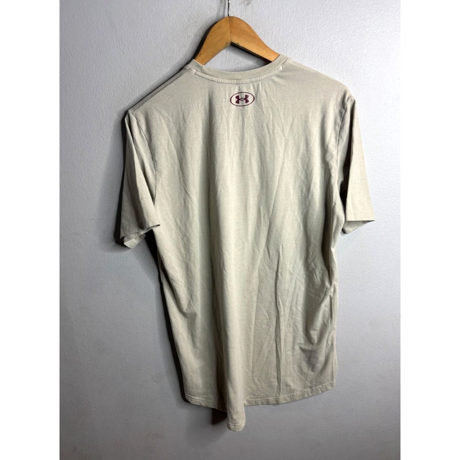 Under Armour Under Armour Project Rock Shirt Mens Medium Beige Blood Sweat Respect Graphic Size US M / EU 48-50 / 2 - 4 Thumbnail