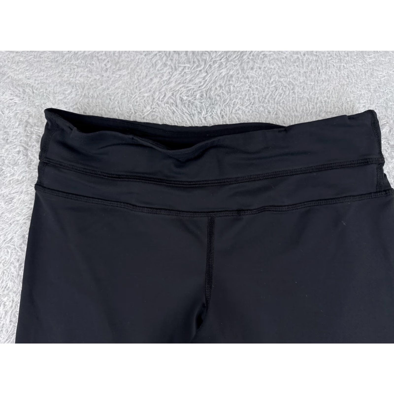 Lululemon LULULEMON Women's Align Crop Pants Size 6 Black 22" Gym Yoga Activewear Size 28" / US 6 / IT 42 - 4 Thumbnail
