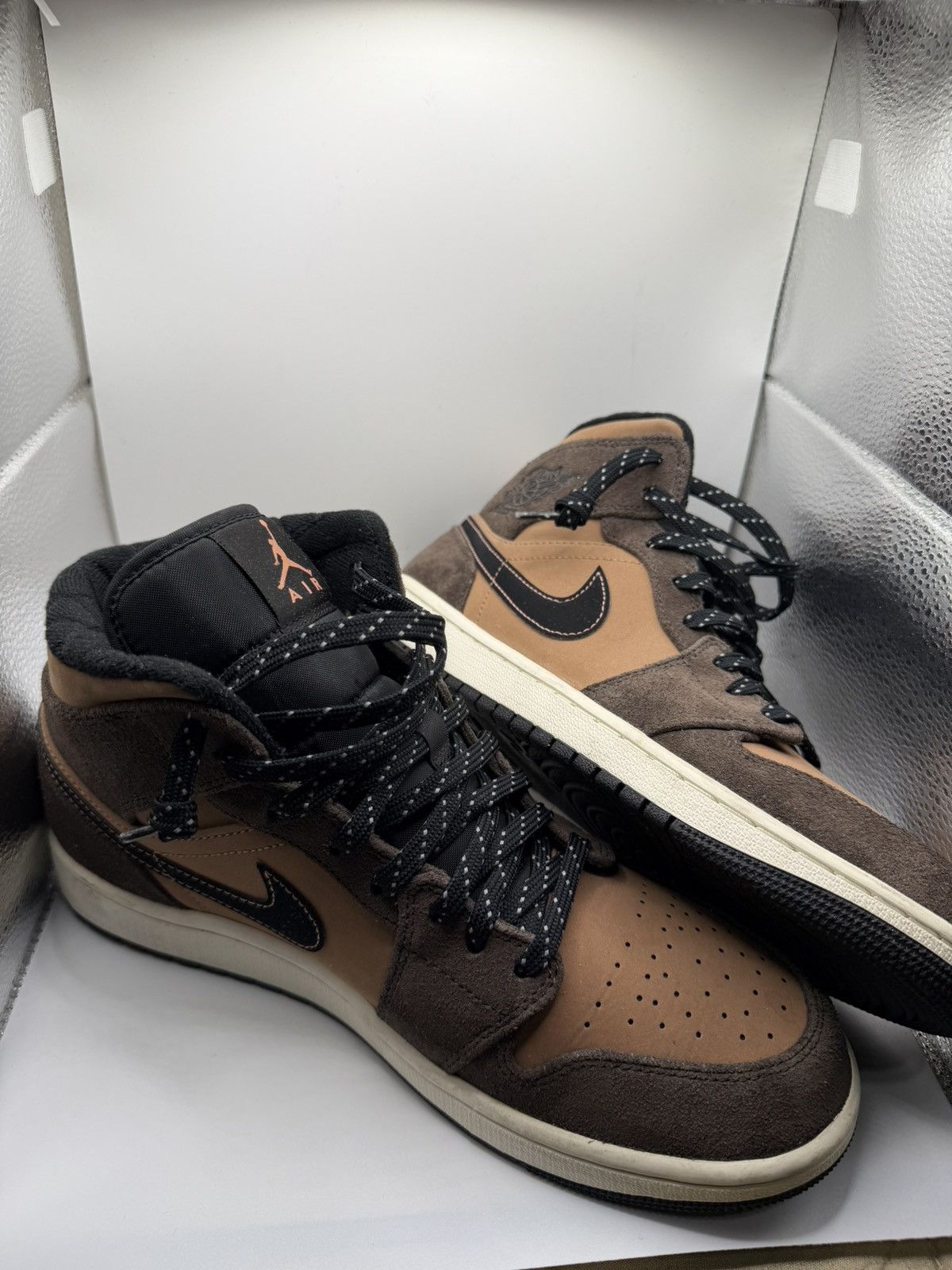 Nike Air Jordan 1 Mid SE 'Dark Chocolate' 2021 Size US 9 / EU 42 - 7 Thumbnail