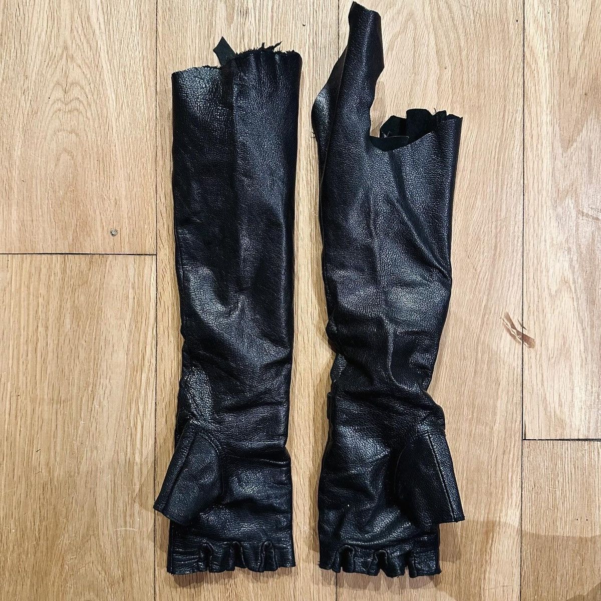 Yasuyuki Ishii Yasuyuki ishii Fingerless Leather Gloves 1 of 1 Size ONE SIZE - 2 Thumbnail