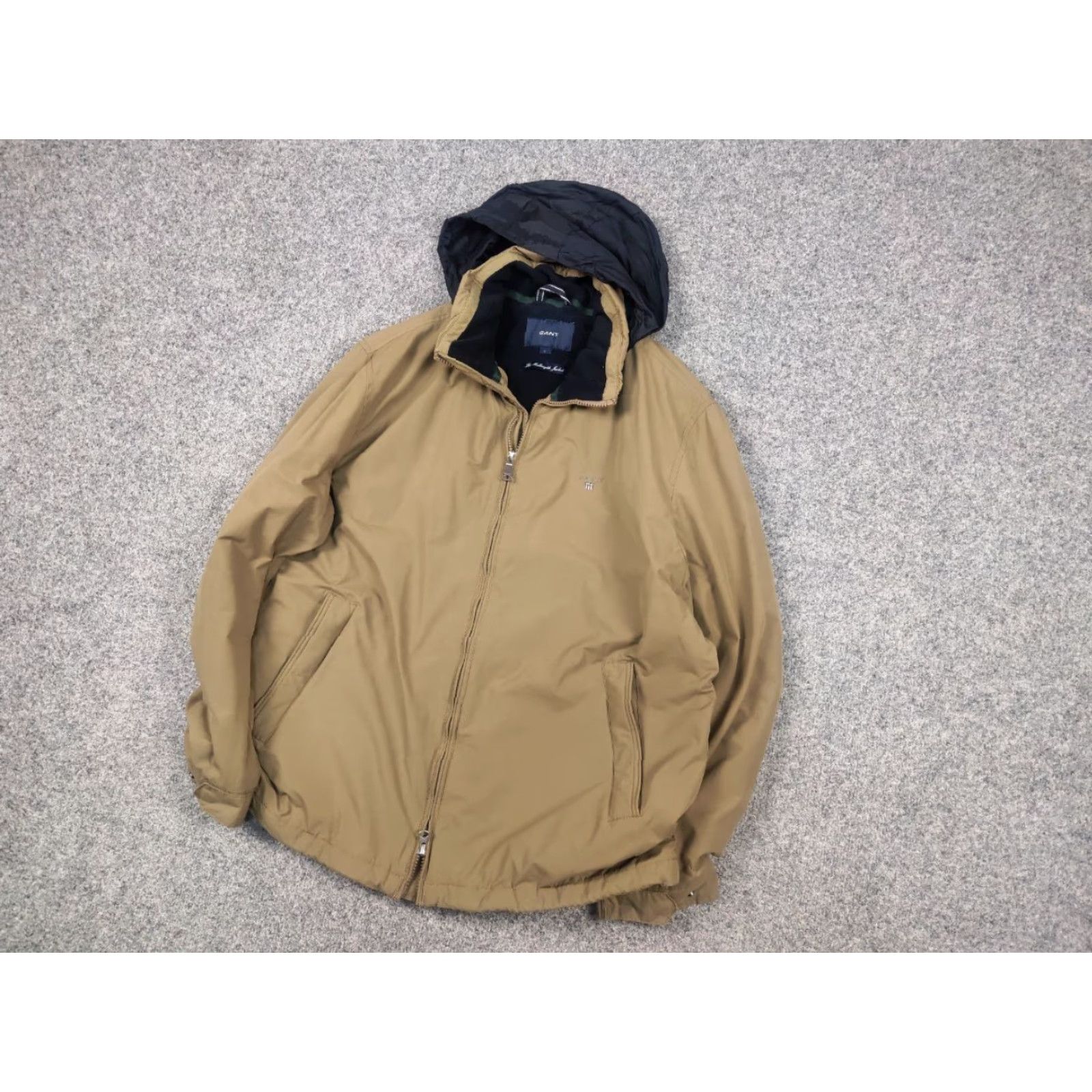 Gant Gant Jacket Main Selling Point Hooded Fleece-insulated Mid Length Dark Khaki Beige Nylon Zip Stand-Up Collar Men L Size Size US L / EU 52-54 / 3 - 3 Thumbnail