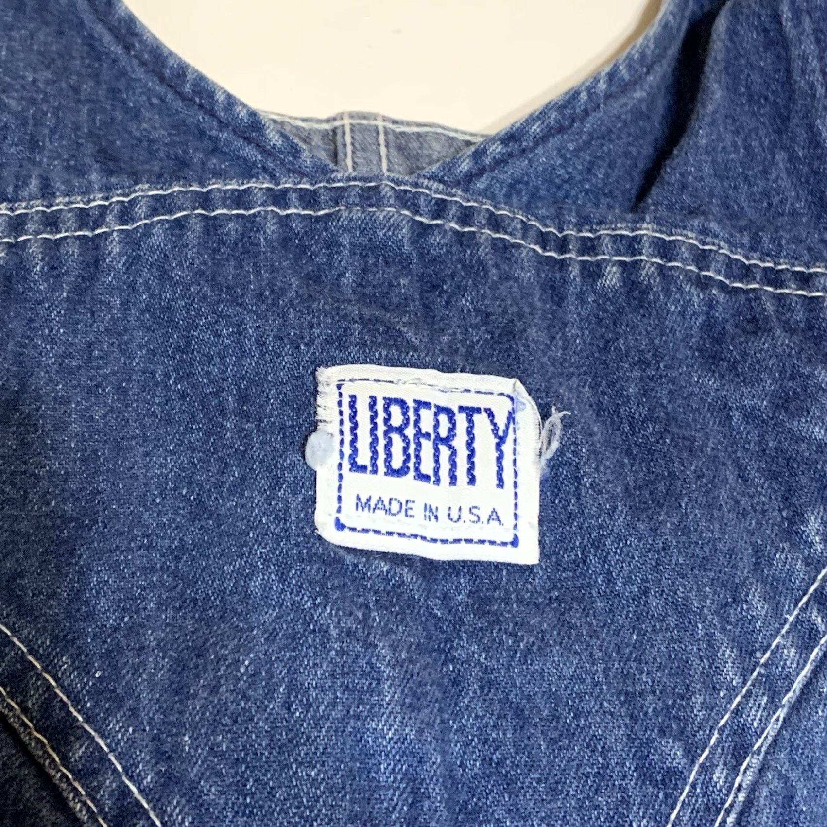 Denime VINTAGE Liberty Overalls Denim Blue Distressed Paint Stained Men’s 44x27 Overalls Mens Work Farm Pockets Jeans 44x27 Size US 44 / EU 60 - 4 Thumbnail