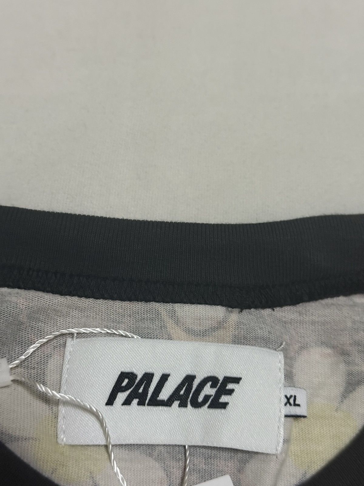 Palace Palace curtains T-shirt tee Size US XL / EU 56 / 4 - 3 Thumbnail