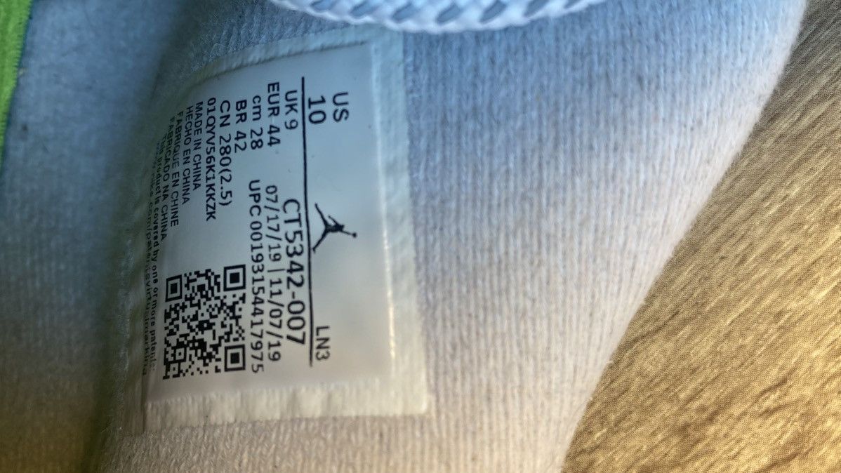 Nike Jordan 4 Retro SE 95 Neon Size US 10 / EU 43 - 6 Thumbnail