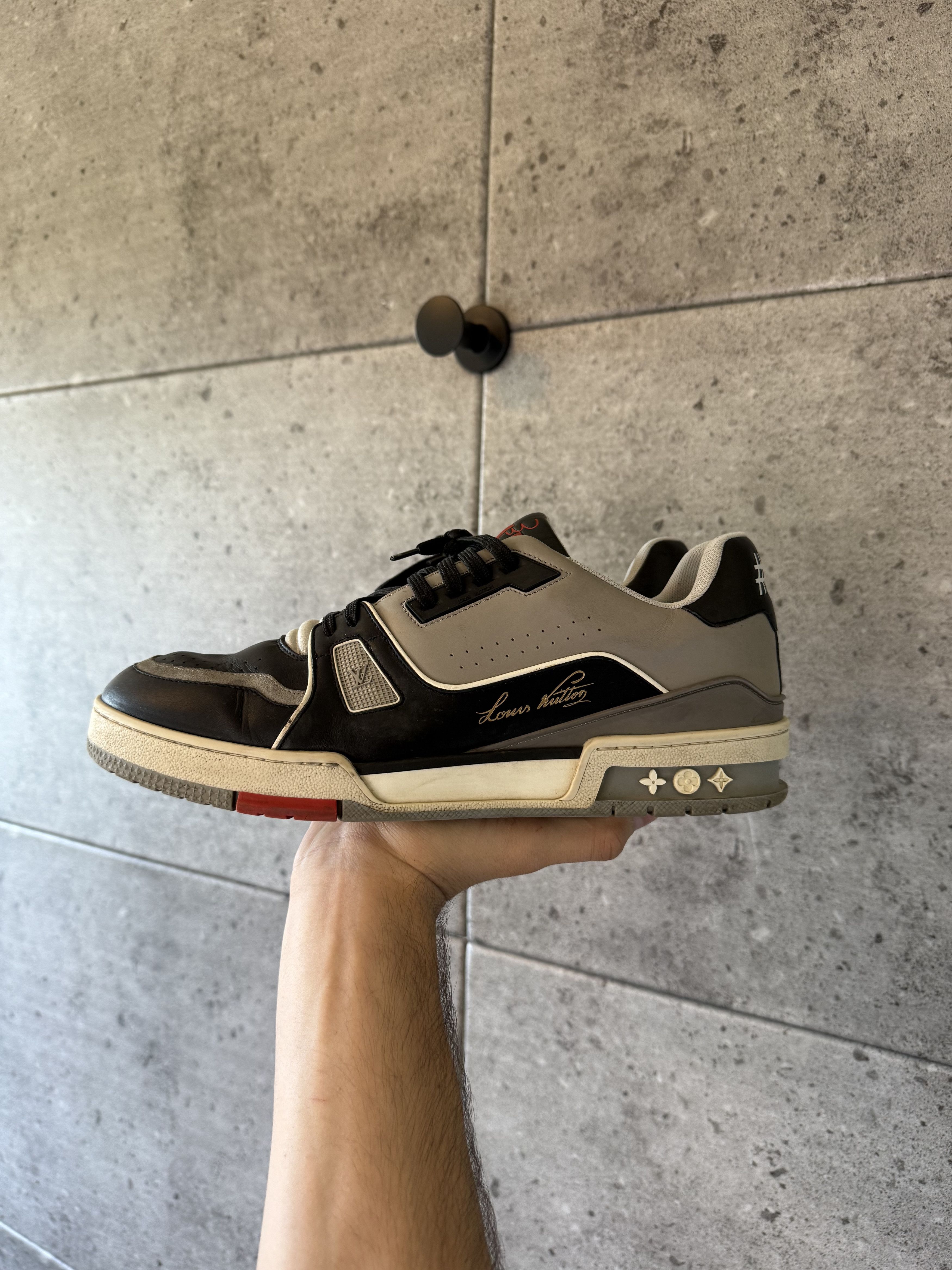 Louis Vuitton × Virgil Abloh Louis Vuitton Virgil abloh og trainer sneakers Size US 9 / EU 42 - 2 Thumbnail